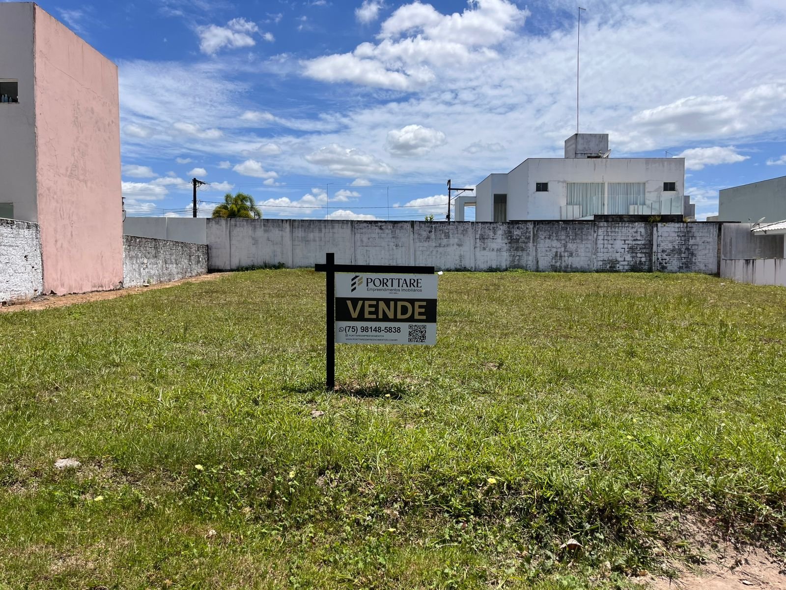 TERRENO À VENDA NO COND. VILA FRANCESA - MARIA PRETA